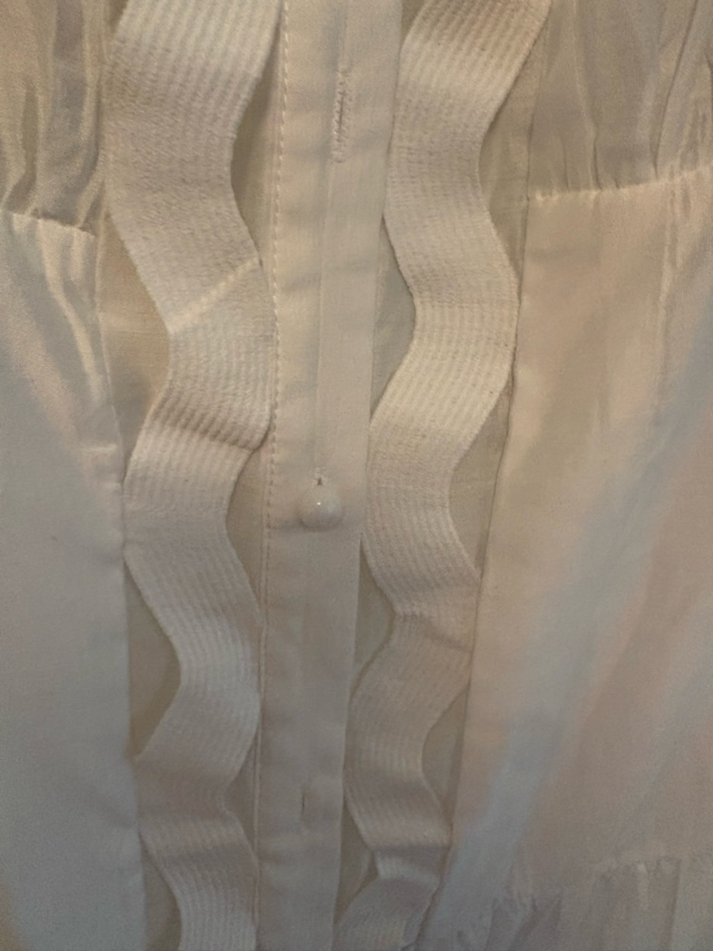 Elegant White Maxi Dress with Cutout Detail - Picture 3 of 8